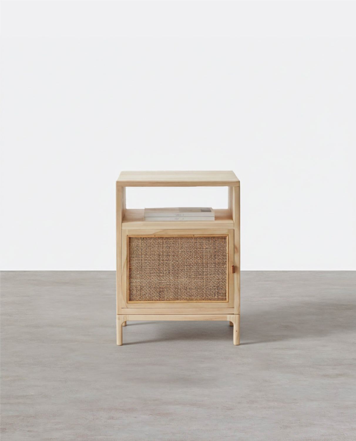 Mini table d'appoint cannée, rotin naturel et bois de frêne Esche