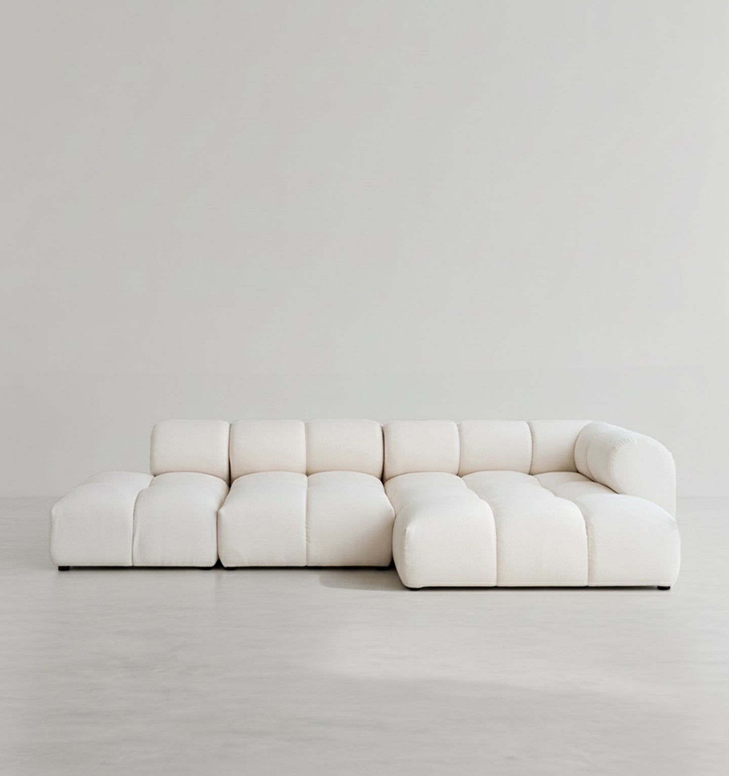 Sofá de tres plazas modular Lysander de terciopelo, blanco 