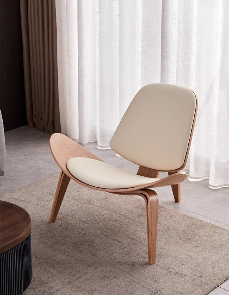 Hans Wegner CH07 Chaise coquille, noyer et noir 