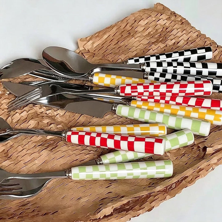 Checkered Handle Cutlery Set
